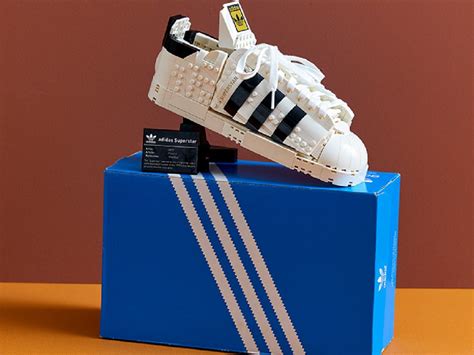 Lego Adidas superstar build